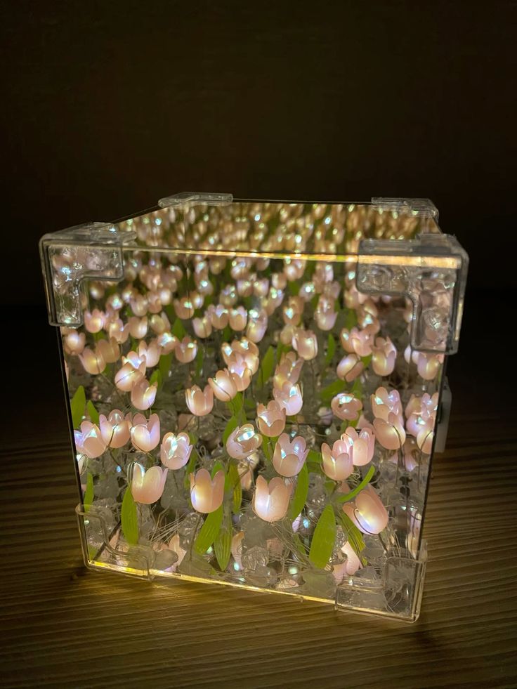 Dynamic DIY Tulips Cube Mirror Lamp